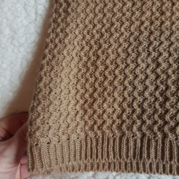 Gorgeous fall sweater dress. - Picture 2 of 11